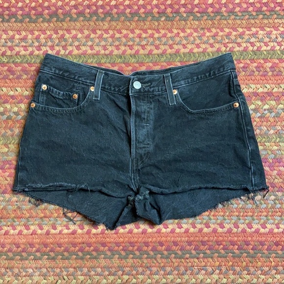 LEVIS 501 BUTTON FLY BLACK DENIM CUT OFF SHORTS - Picture 1 of 3